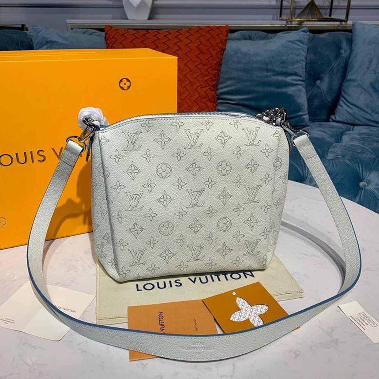 LV Beaubourg Hobo MM Ivory For Women, Shoulder And Crossbody Bags 12.6in/32cm LV