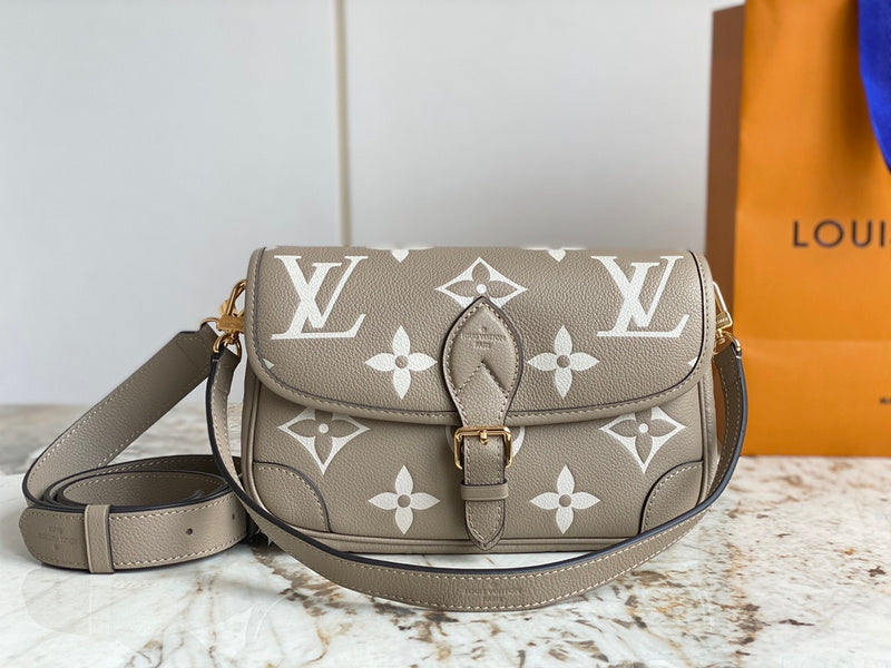 BFWD - LOV Bags - 930 Bags Fashion Waves