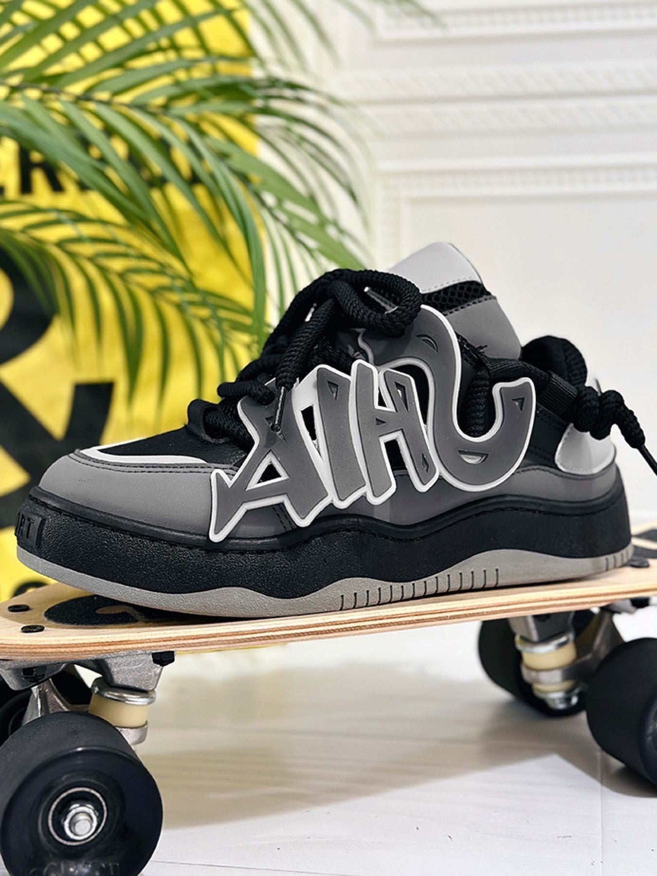 1984 Street Versatile Luminous Fluorescent Boardshoes - 1803 SP230918VNEG