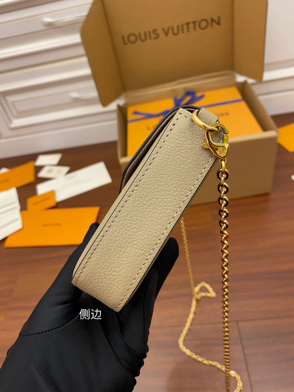 BFWD - LOV Bags - 995 Bags Fashion Waves
