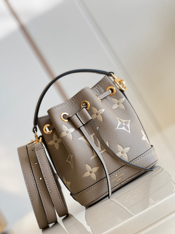 1984 - LOV Bags - 2057 Bags Fashion Waves