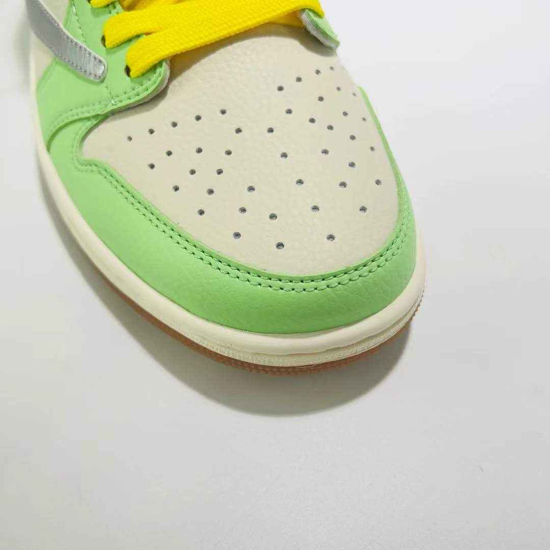 Designer Air Jordan 1 × Travis Scott DN6901 092