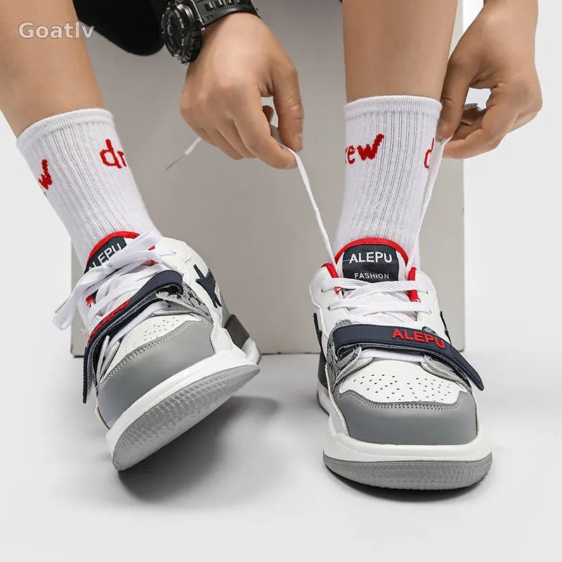 Conqueror Speed T4 Sneakers