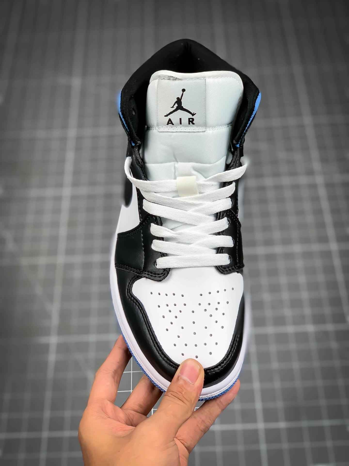 Custom Air Jordan 1 Mid AJ1 554724-117