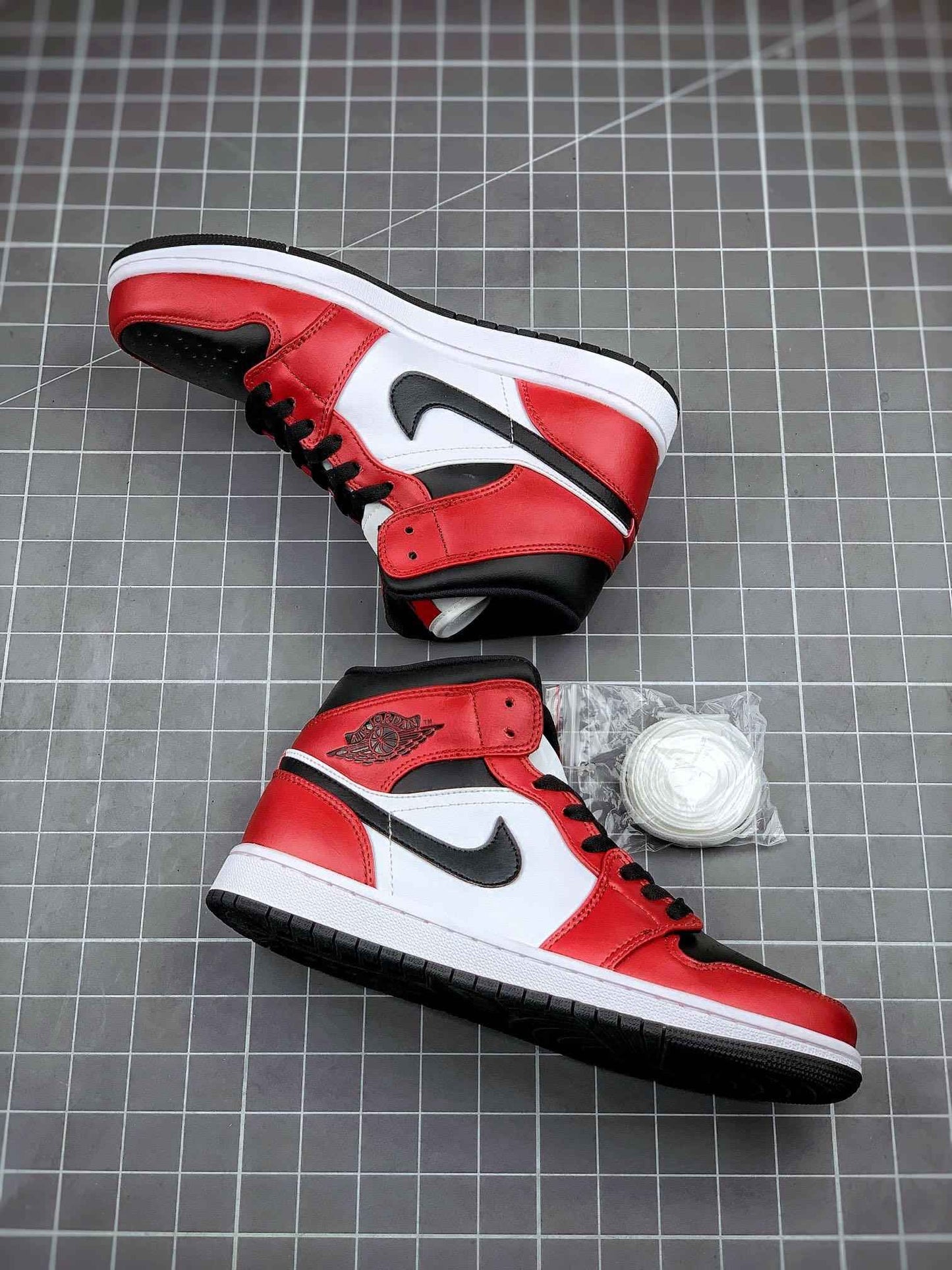 Custom Air Jordan 1 Mid “Gym Red” 554724-069