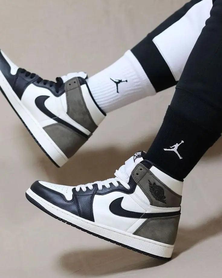 Custom Jordan 1 Retro High Dark Mocha High Q