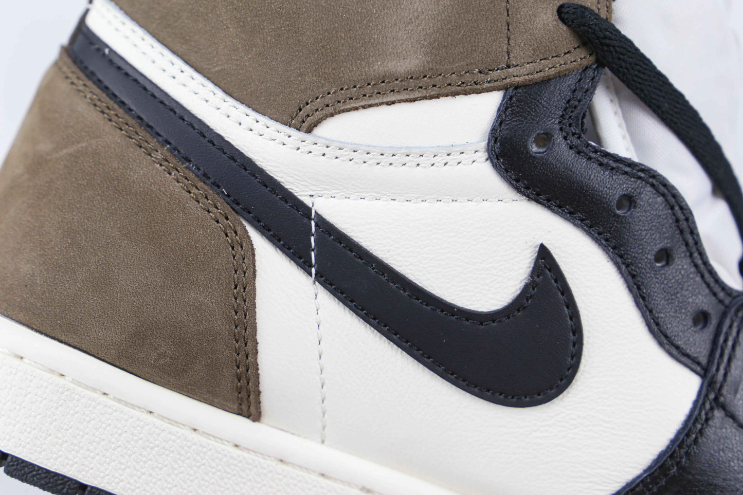 Custom Jordan 1 Retro High Dark Mocha High Q
