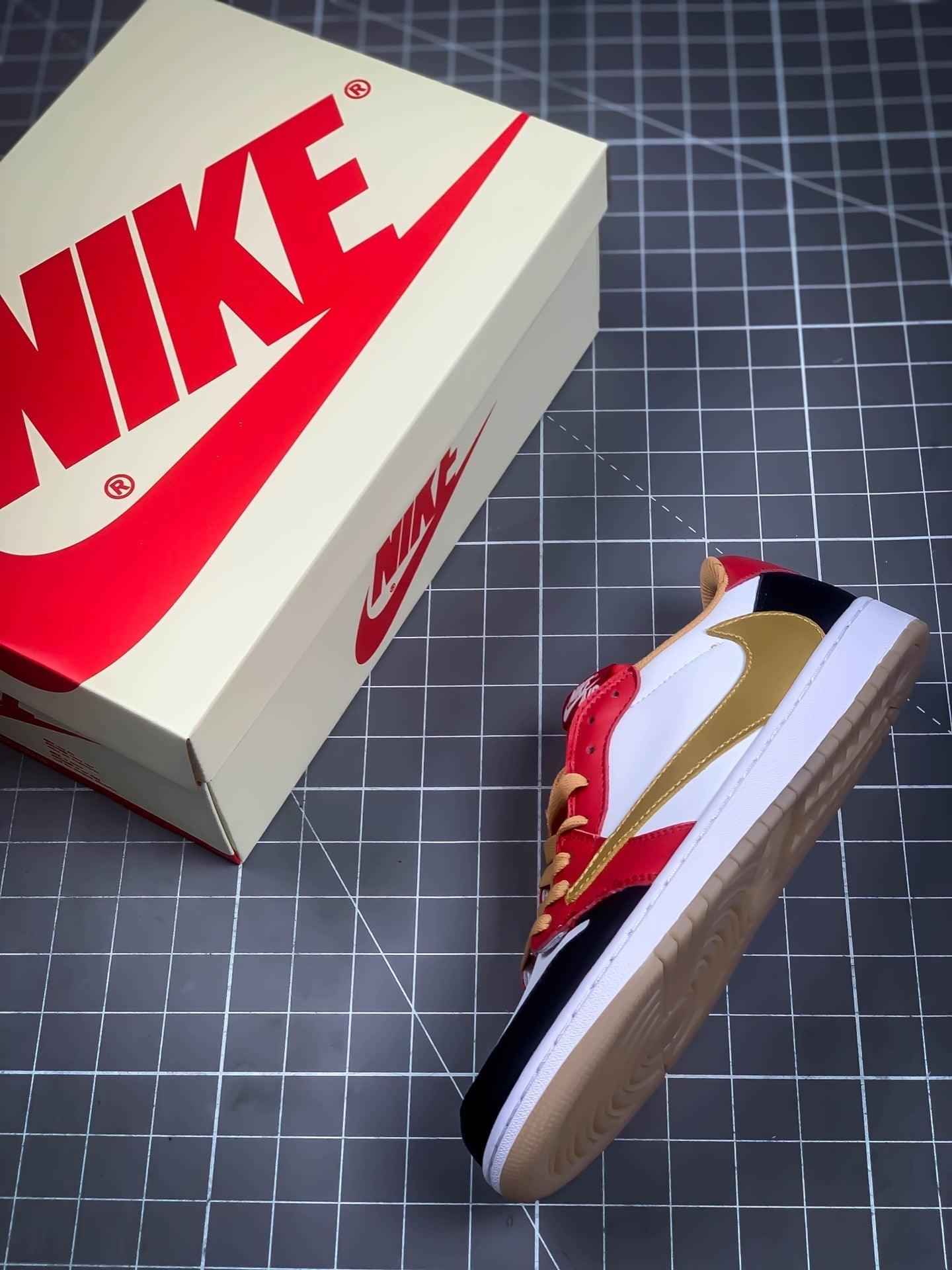 Custom Travis Scott x Air Jordan 1 Reverse Mocha