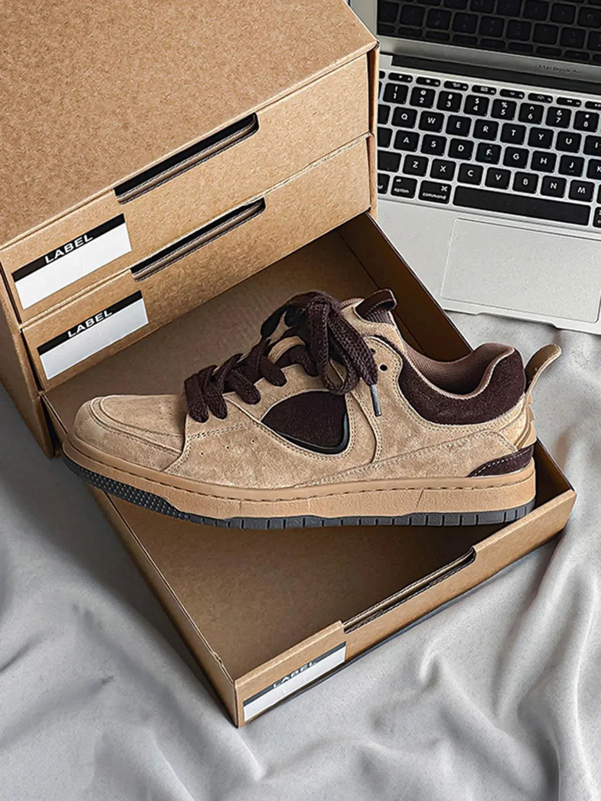 Sneakerhill Vintage Skateboard Suede Sneakers - 1984