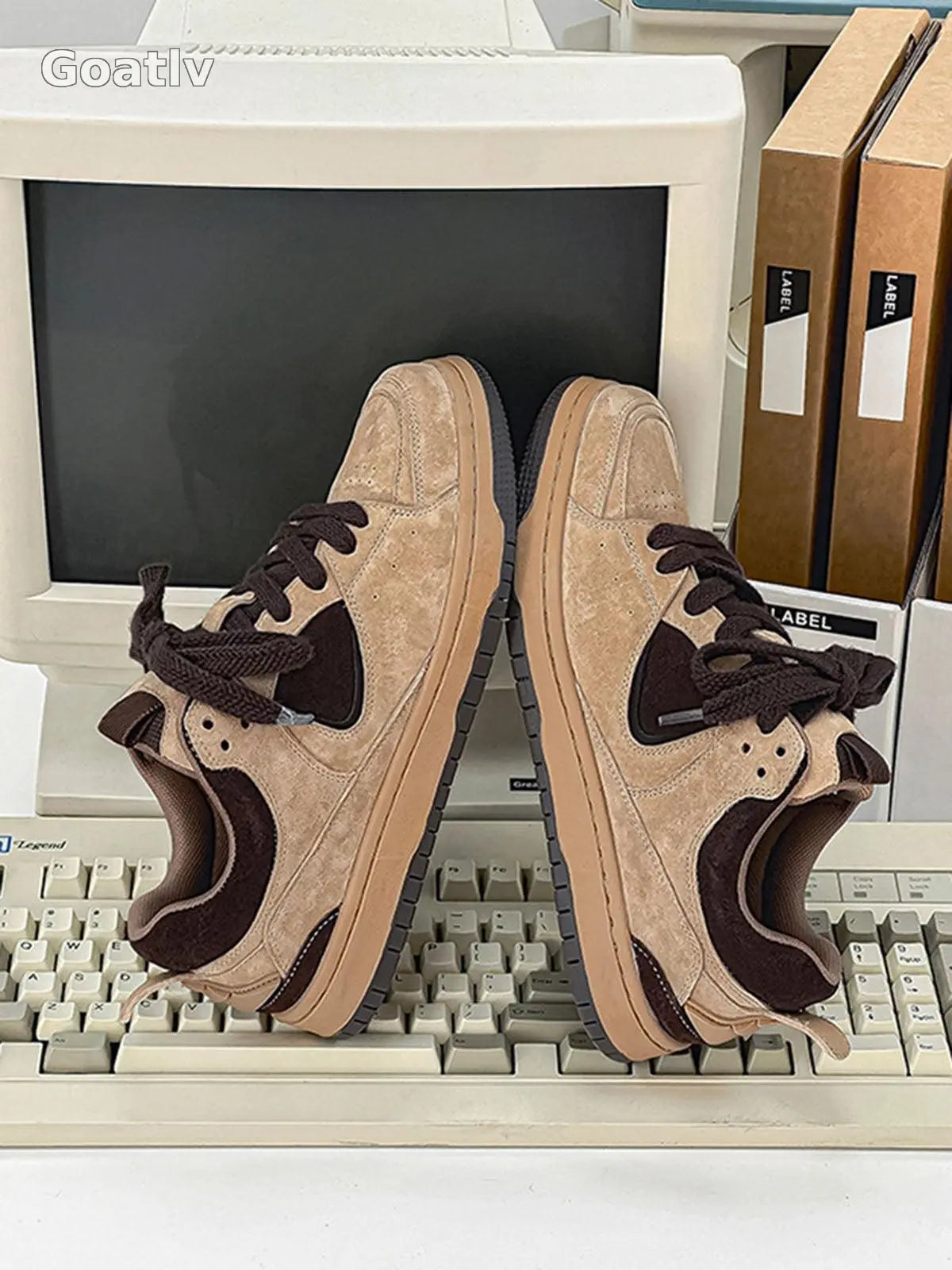 Sneakerhill Vintage Skateboard Suede Sneakers - 1984
