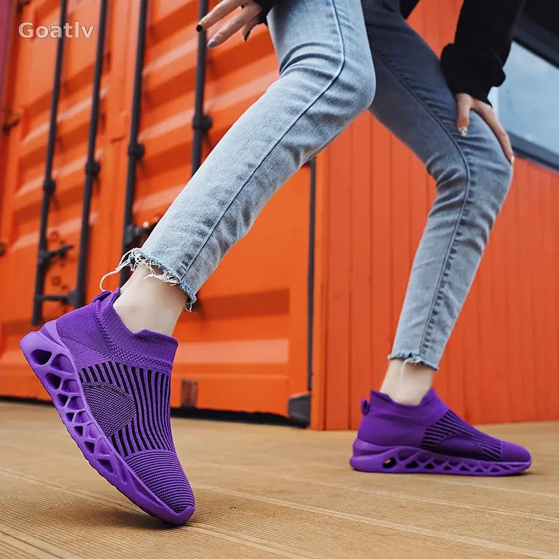 Strato Swift T4 Sneakers