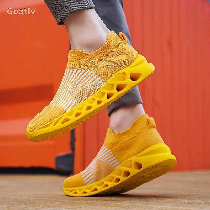 Strato Swift T4 Sneakers