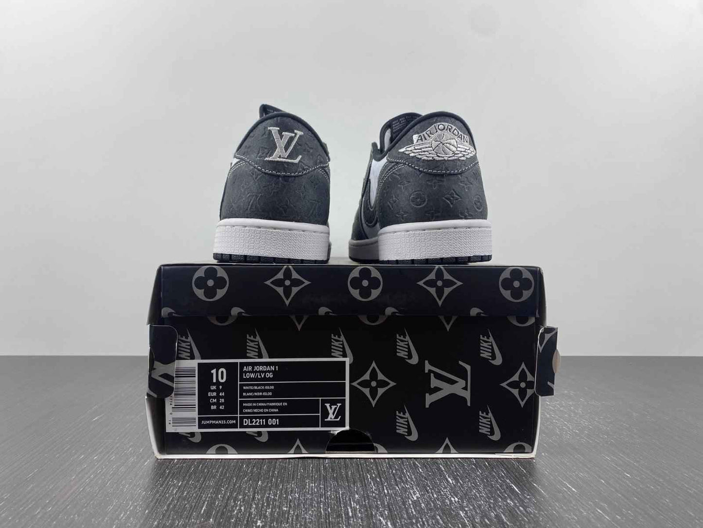 Custom Air Jordan 1 x LV dl2211-001