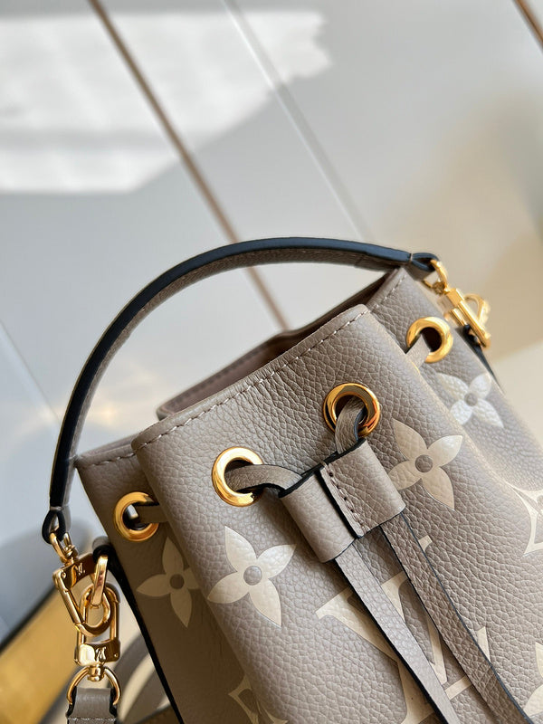1984 - LOV Bags - 2057 Bags Fashion Waves