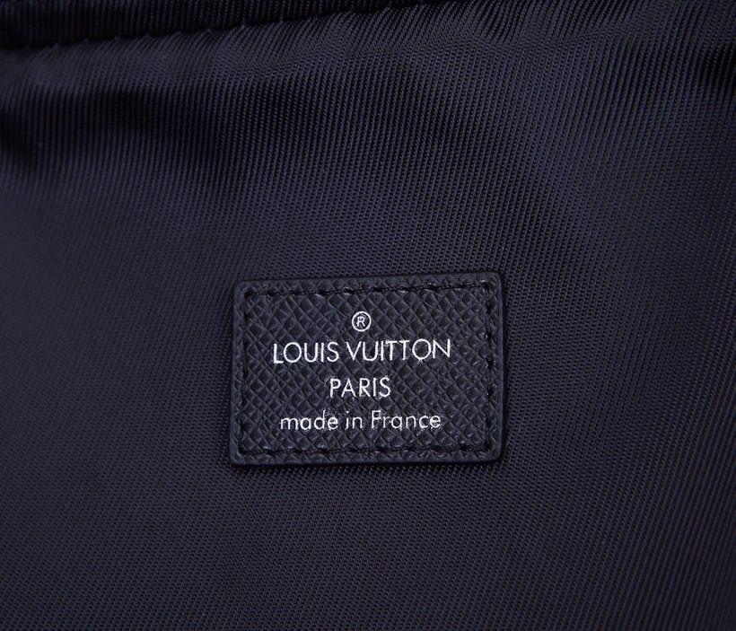 LV Avenue Sling Bag Taiga Black For Men, Bags, Messenger And Crossbody Bags 12.2in/31cm LV M30443