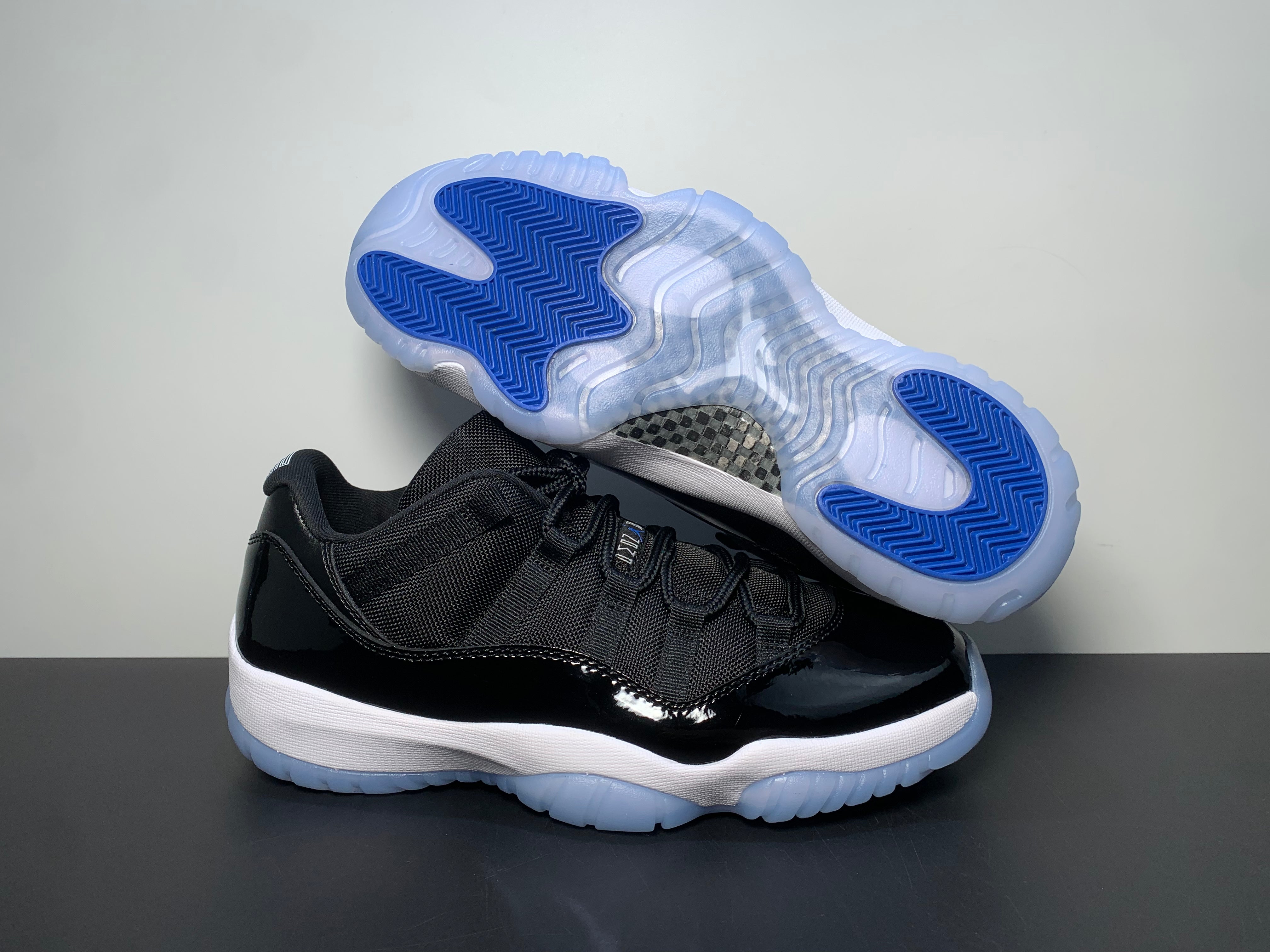 Air Jordan 11 Retro Low “Space Jam” FV5104-004