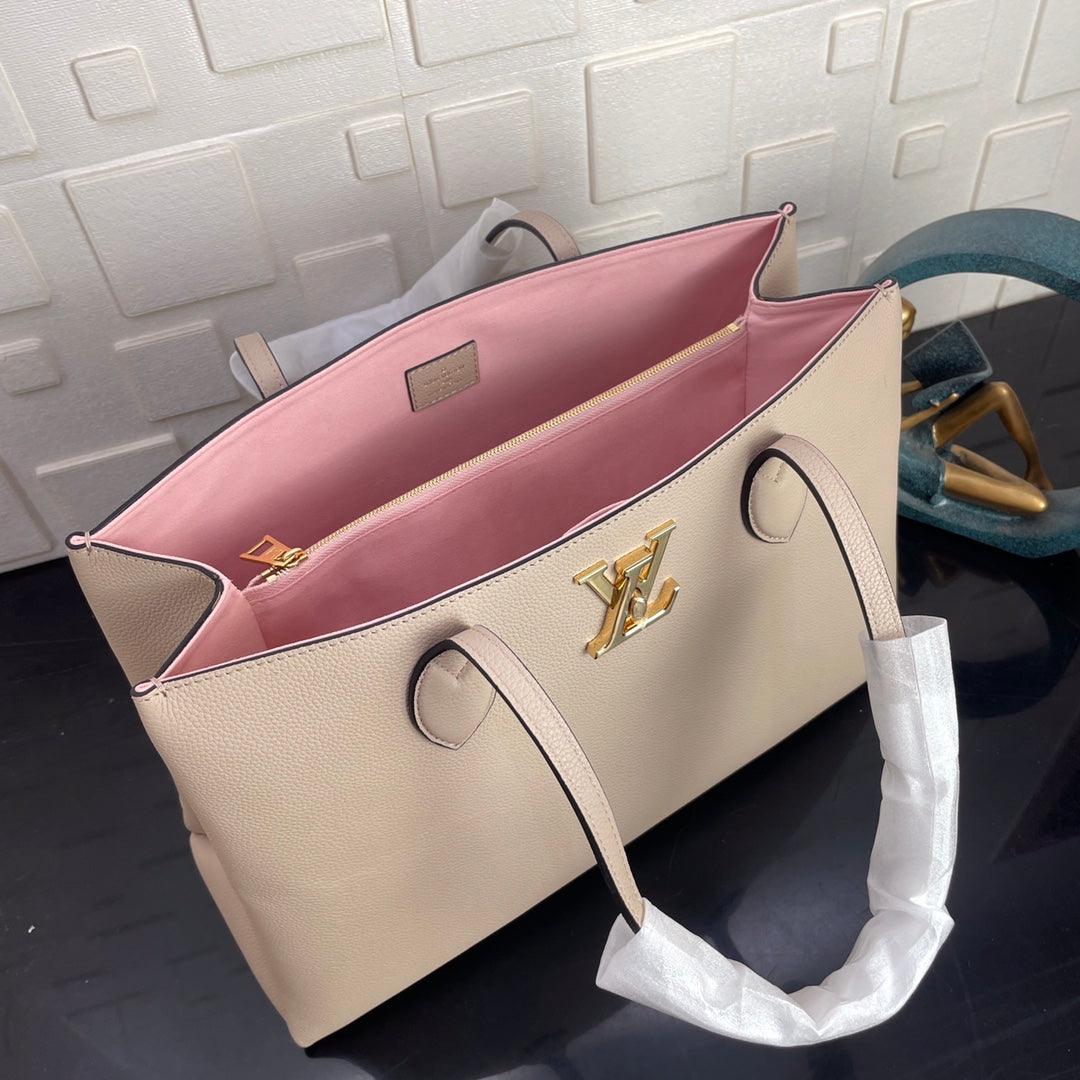 LV Lockme M57345 luxurysteps