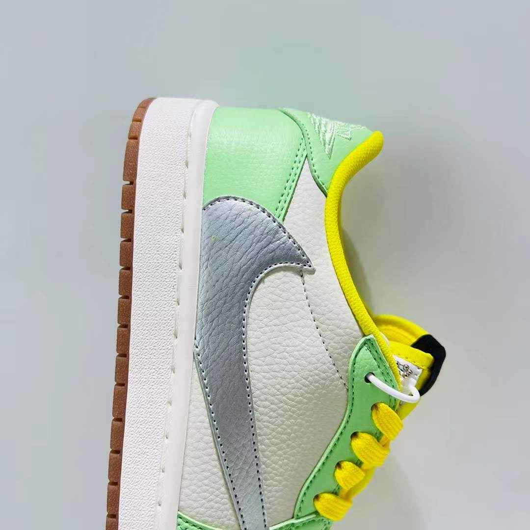 Designer Air Jordan 1 × Travis Scott DN6901 092