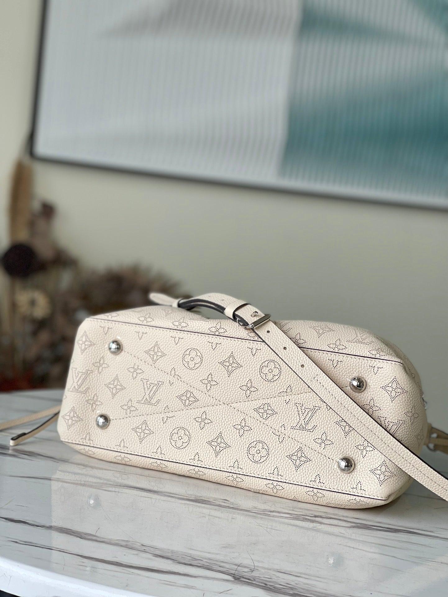 LV Bella Tote M59655 luxurysteps