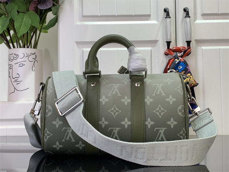 LV Onthego Monogram M11595