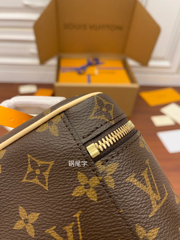 BFWD - LOV Bags - 1000 Bags Fashion Waves