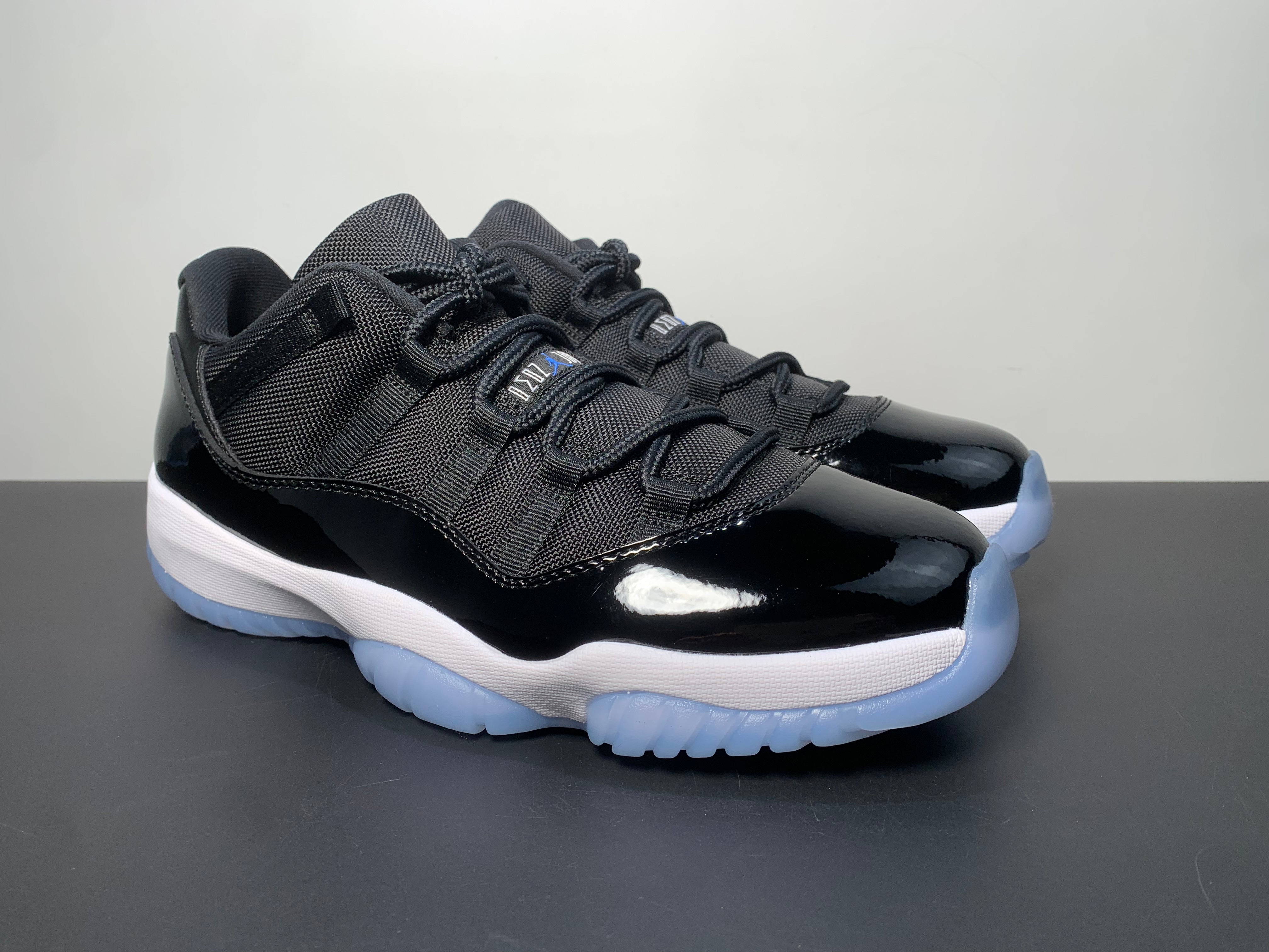 Air Jordan 11 Retro Low “Space Jam” FV5104-004