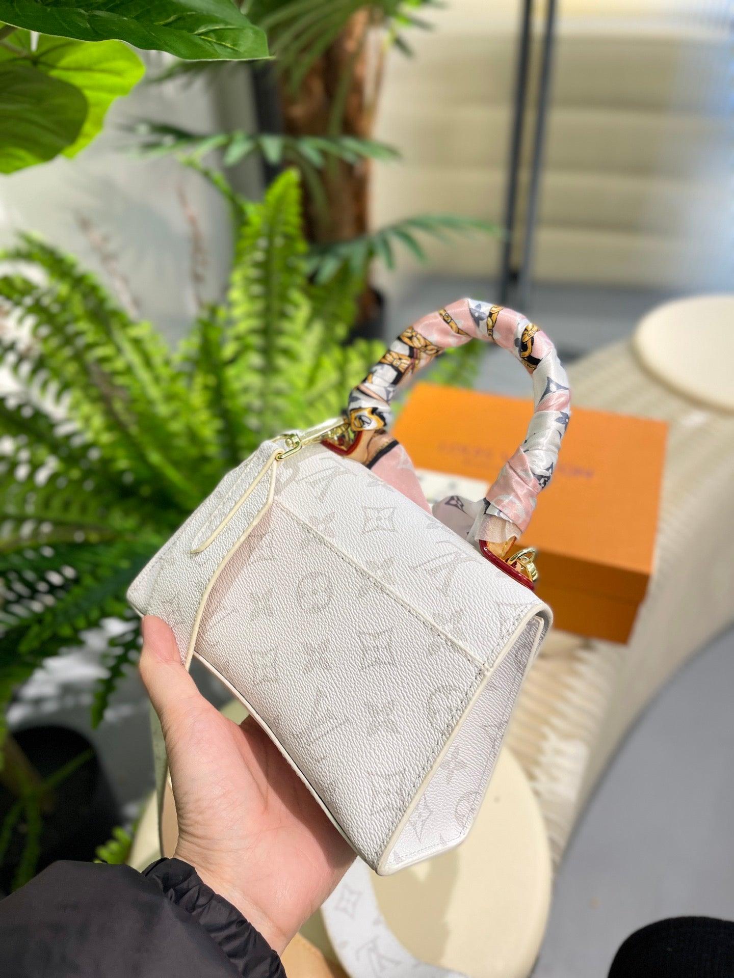 LV Hourglass Bag luxurysteps