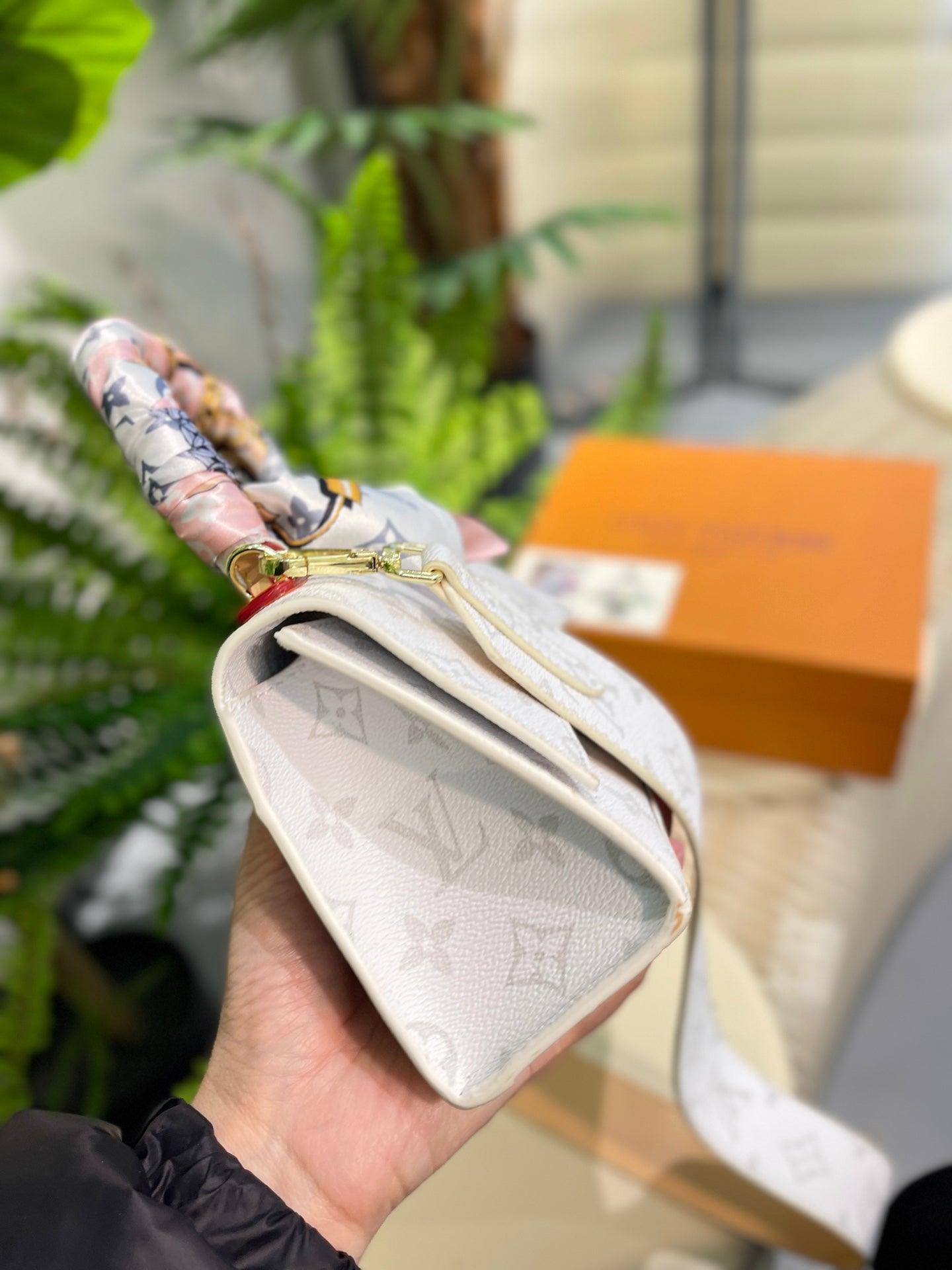 LV Hourglass Bag luxurysteps