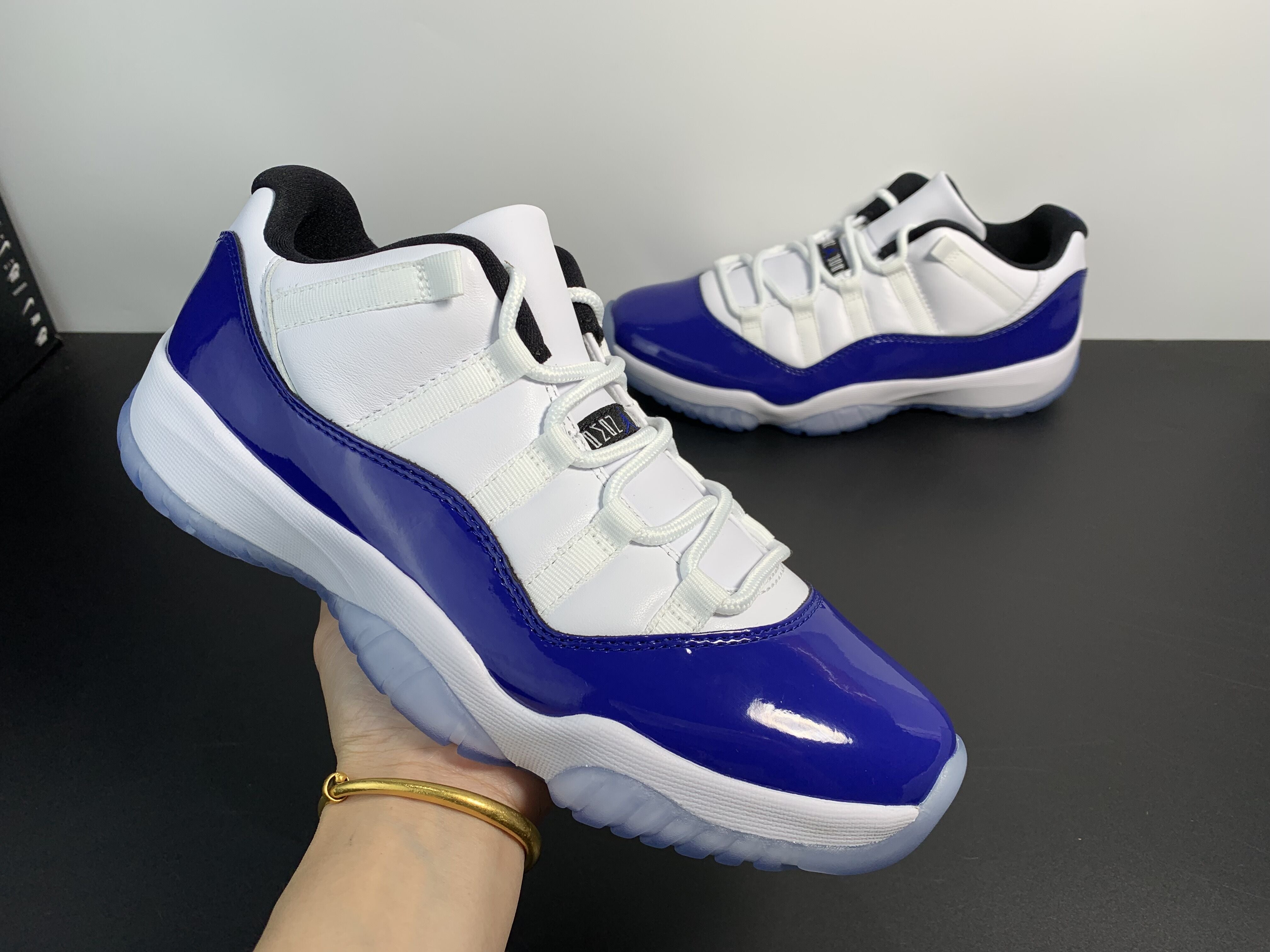 Air Jordan 11 Concord AH7860-100