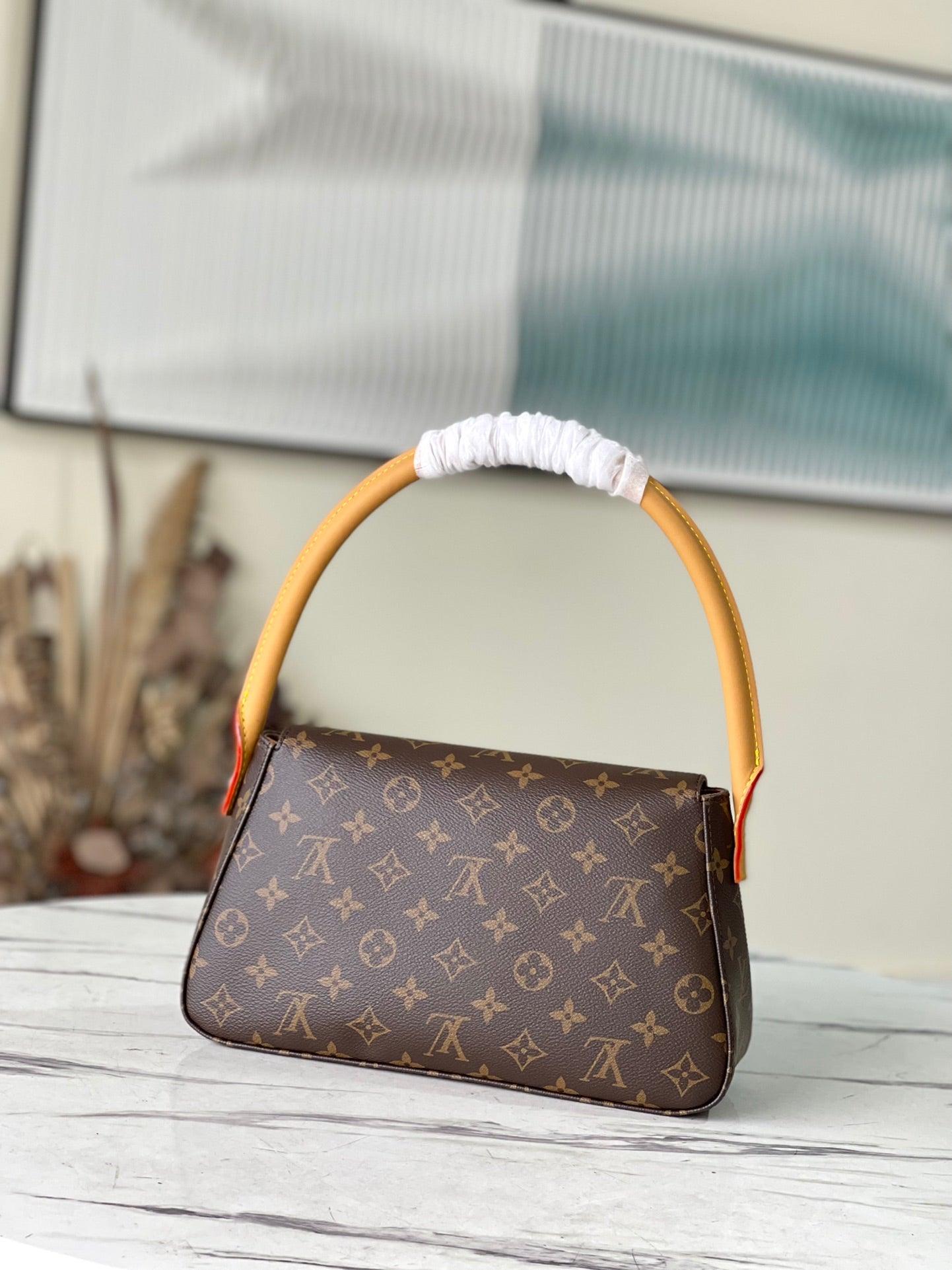 LV Monogram M51147 LUXURYSTEPSCO