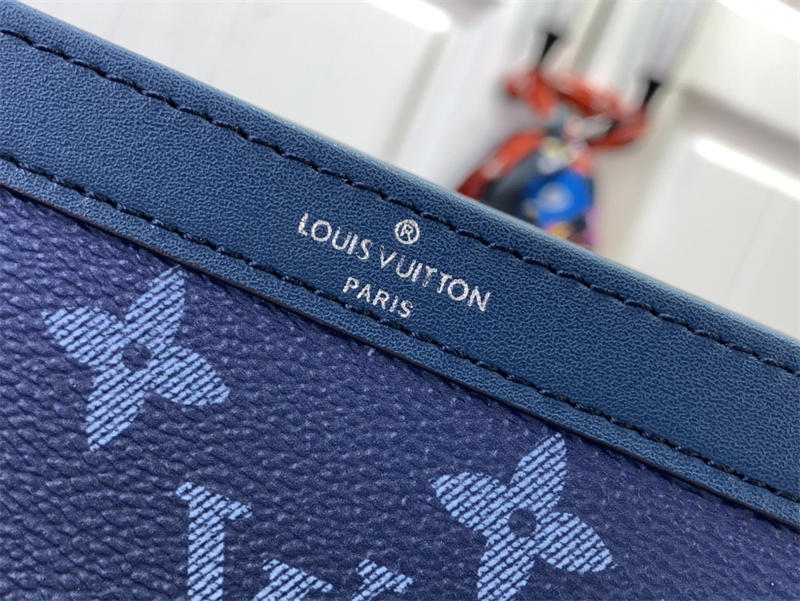 LV OnTheGo Monogram M81124