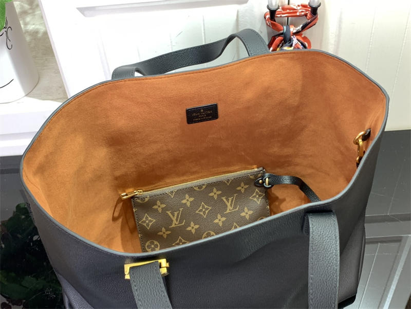 LV Onthego Monogram M25342