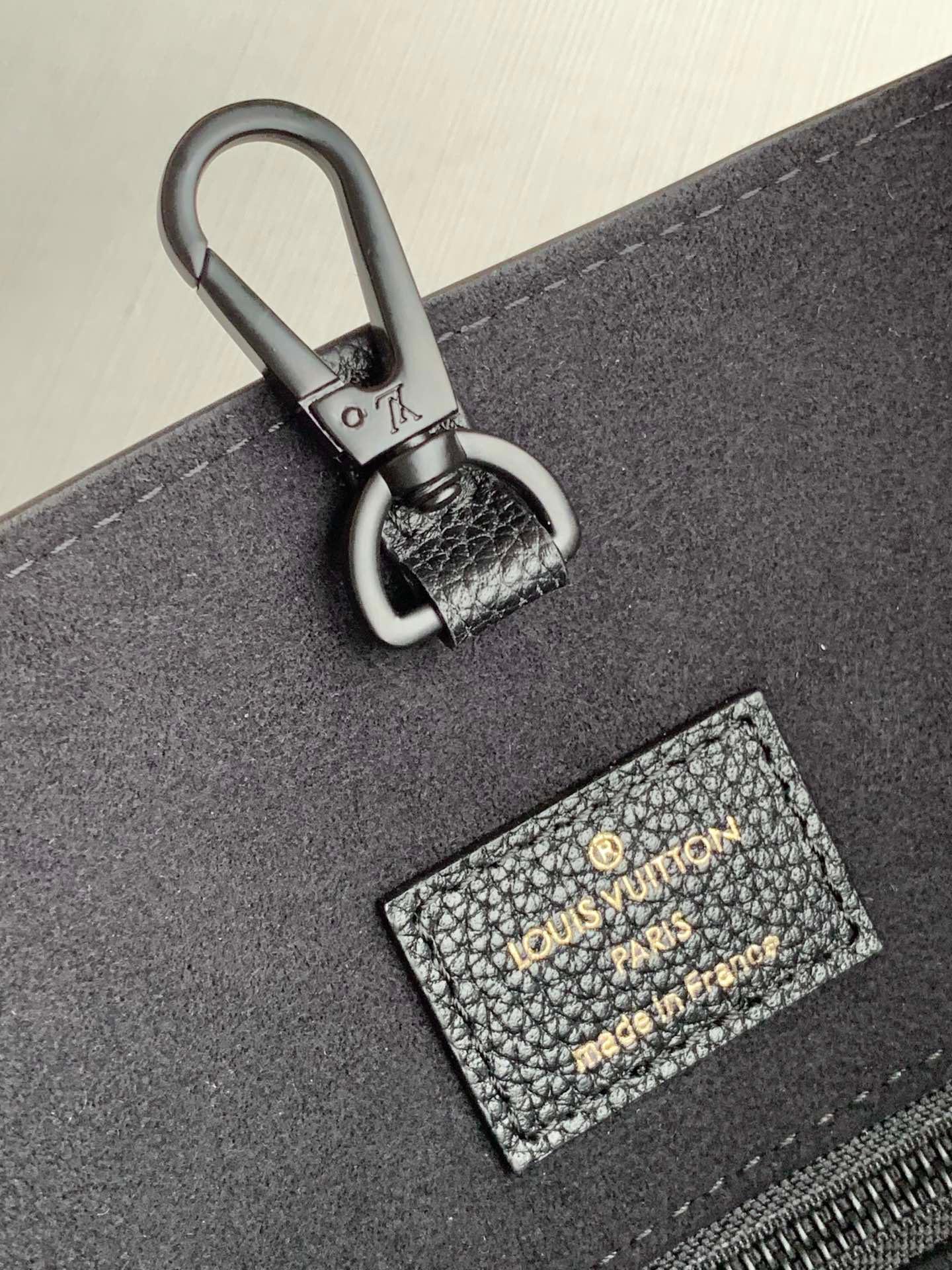 LV Lockme Tote M55845 luxurysteps