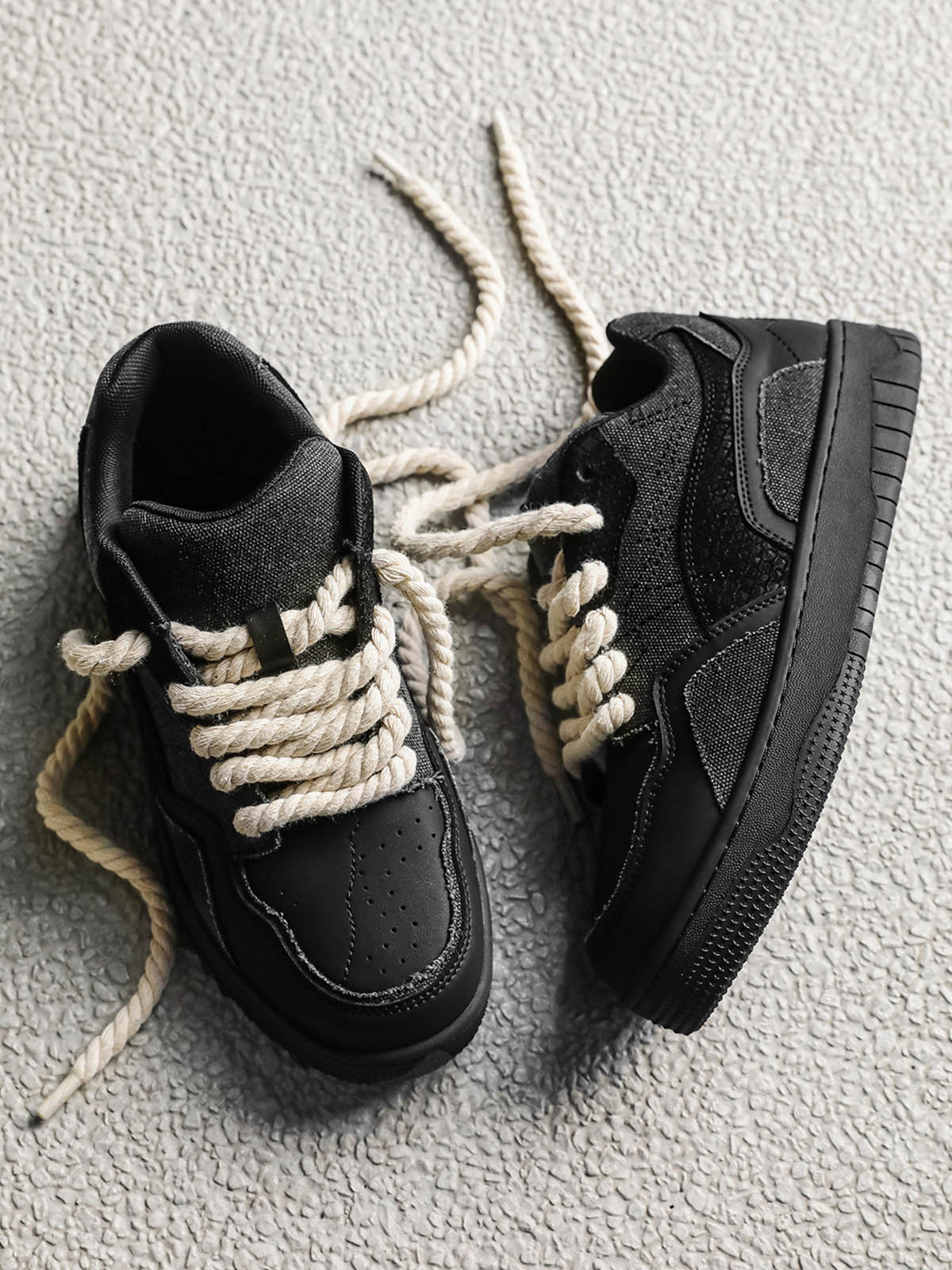Sneakerhill Canvas Splicing Low Top Sneakers - 1984