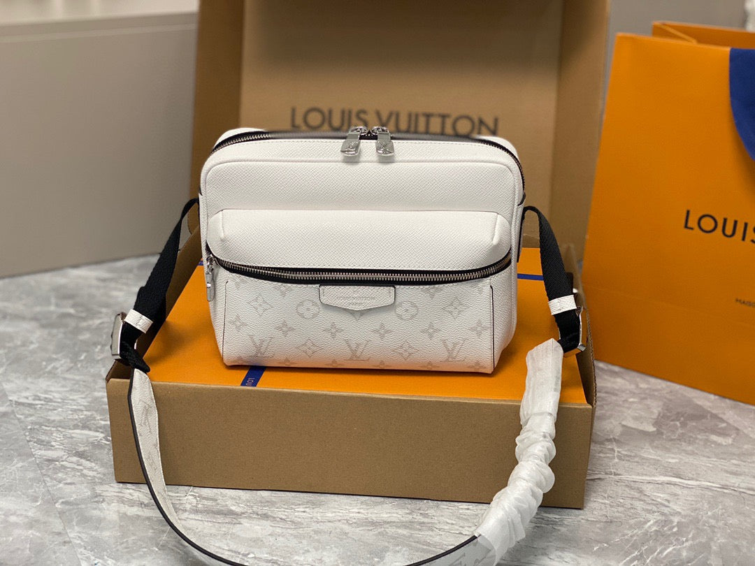 LV Taigarama Outdoor M30233 LUXURYSTEPSCO