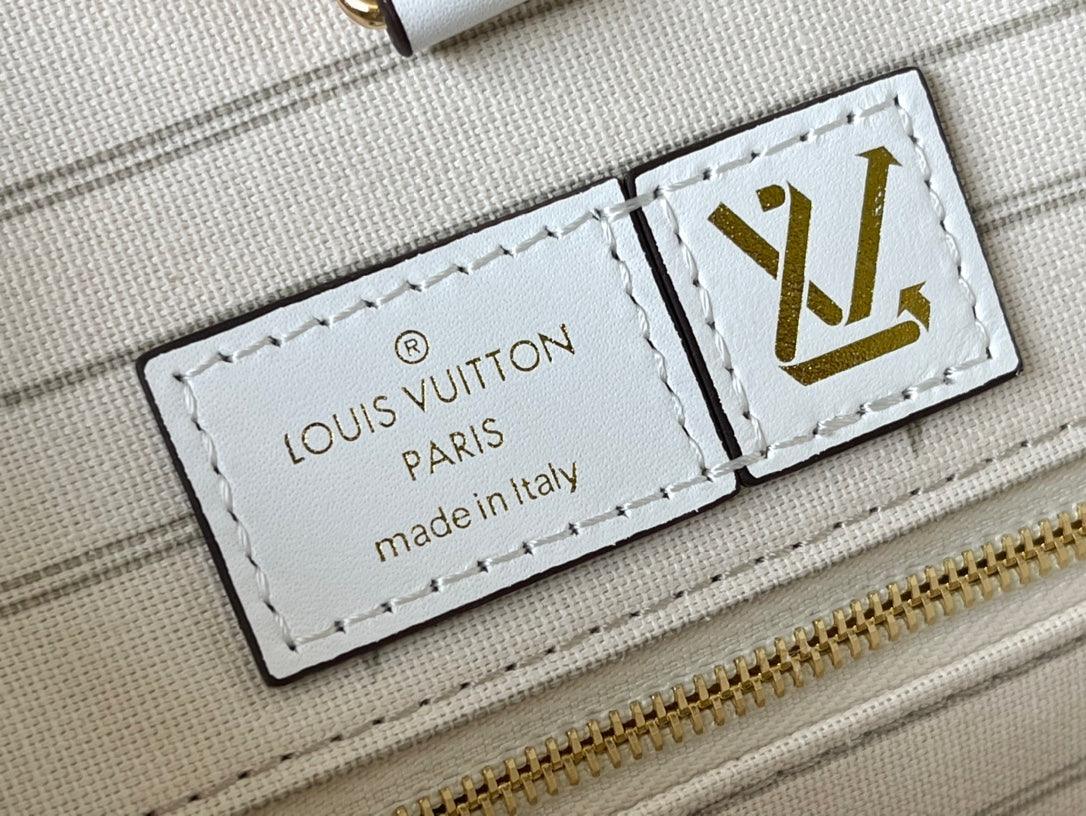 LV ONTHEGO BAG M20815 sneakeronline