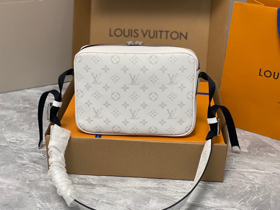 LV Taigarama Outdoor M30233 LUXURYSTEPSCO