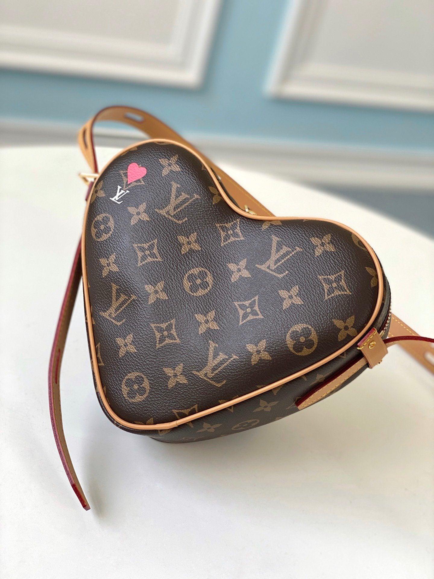 LV Game On Cœur MONOGRAM Nicolas Ghesquière A02 sneakeronline