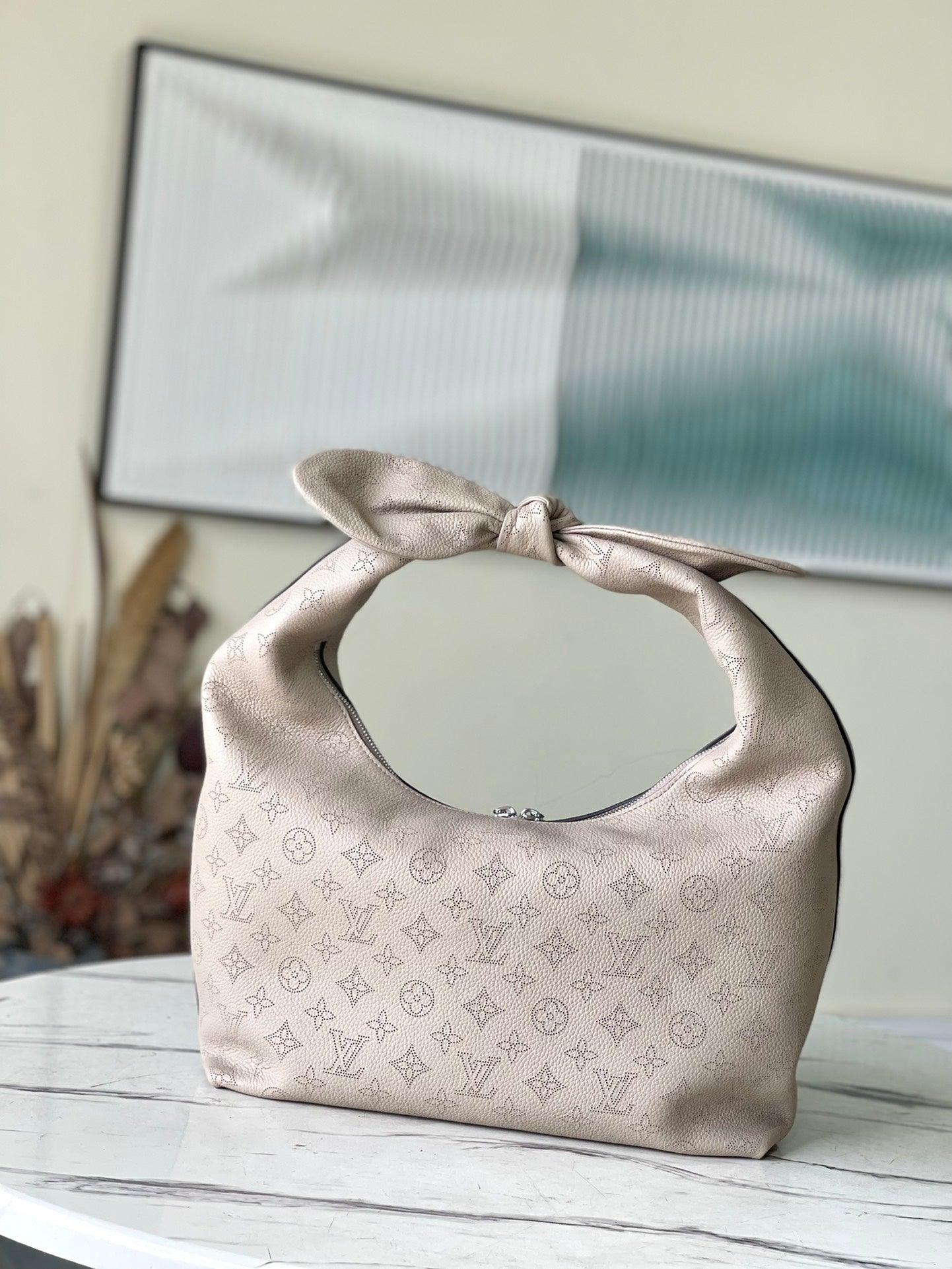 LV Monogram M20788 luxurysteps