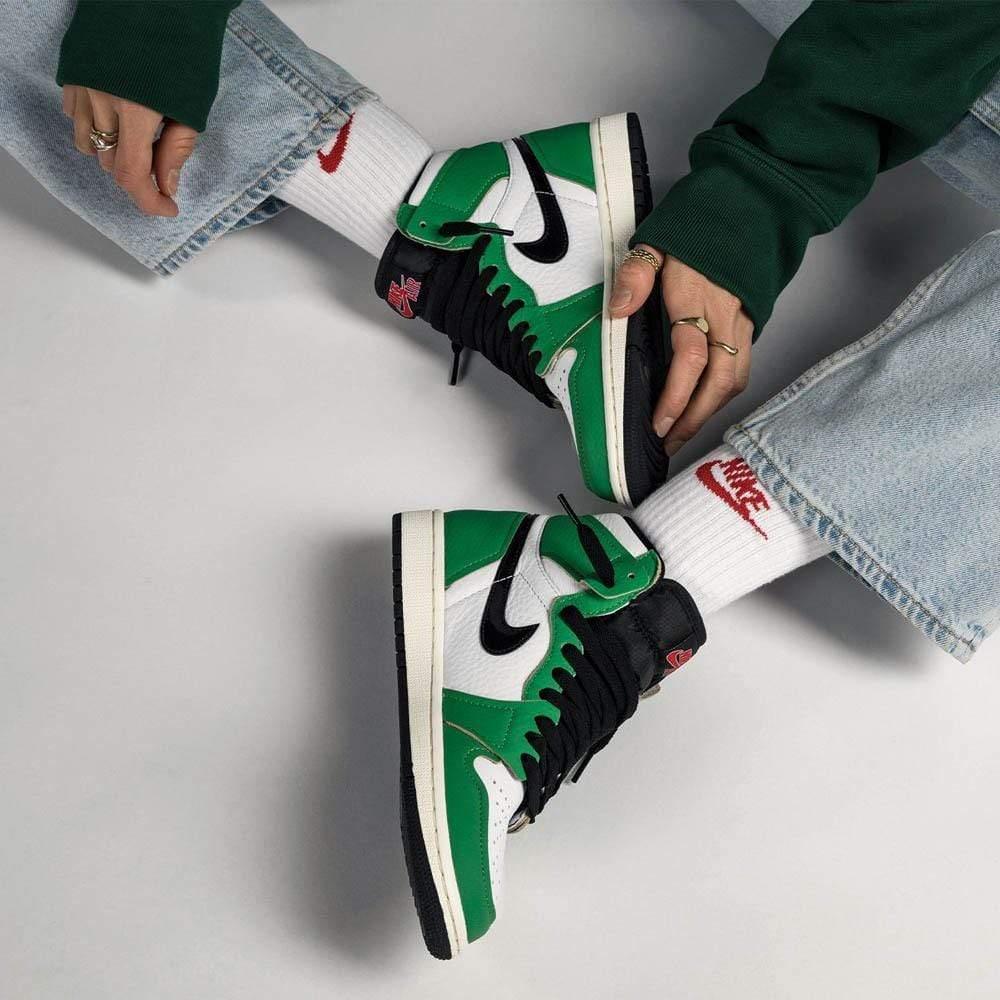 Air Jordan 1 Wmns Retro High OG 'Lucky Green' - sneakerhypesusa