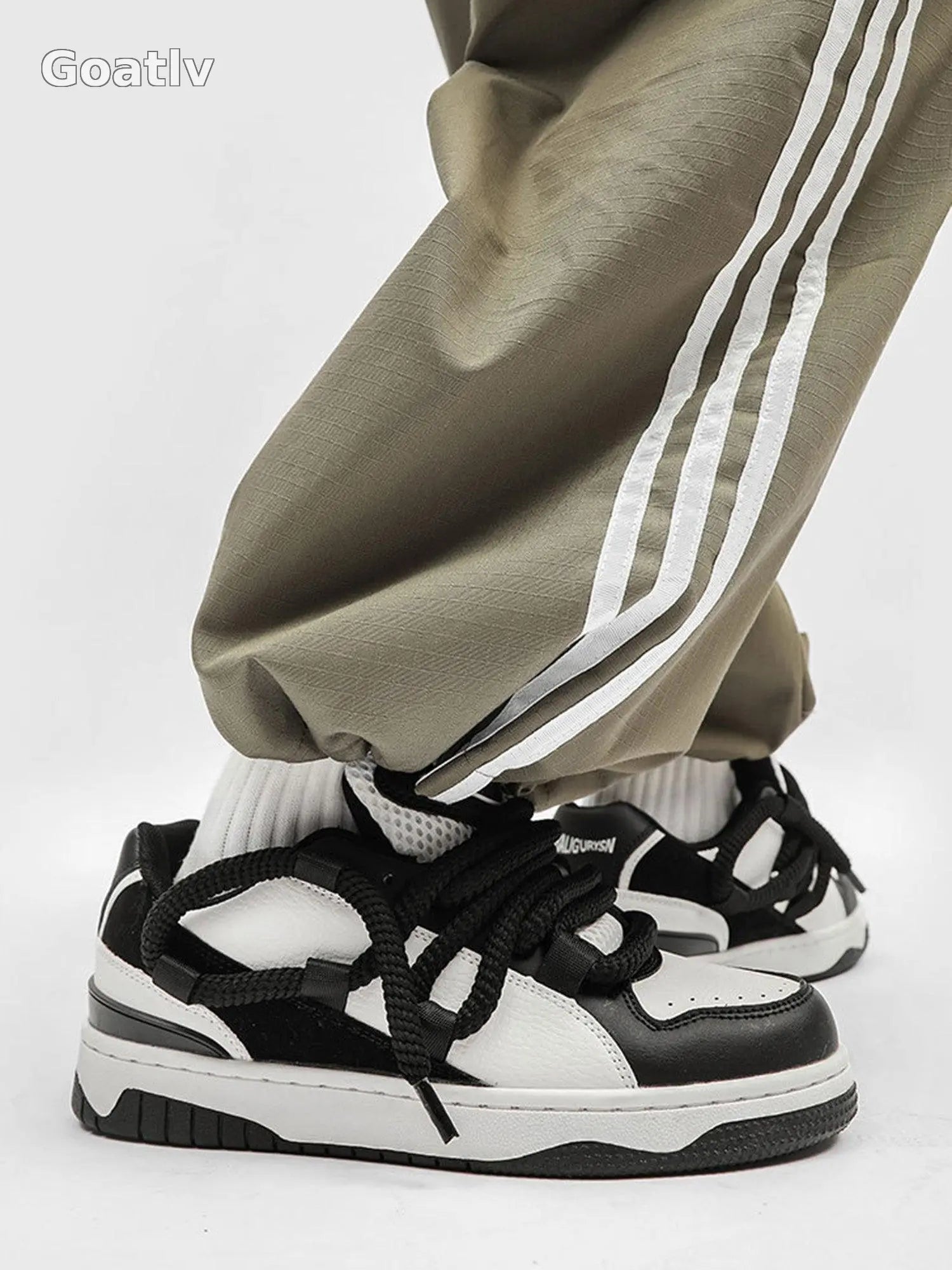 ColorFusion Dreadlocks Sneakers - 1984