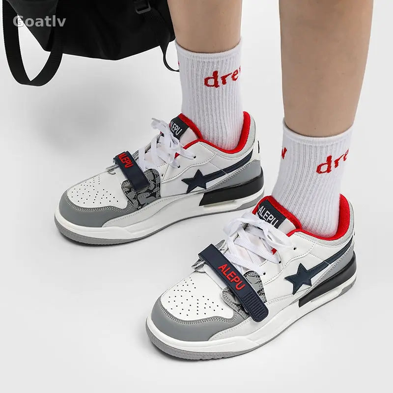 Conqueror Speed T4 Sneakers