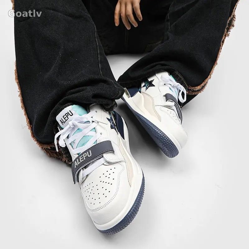 Conqueror Speed T4 Sneakers