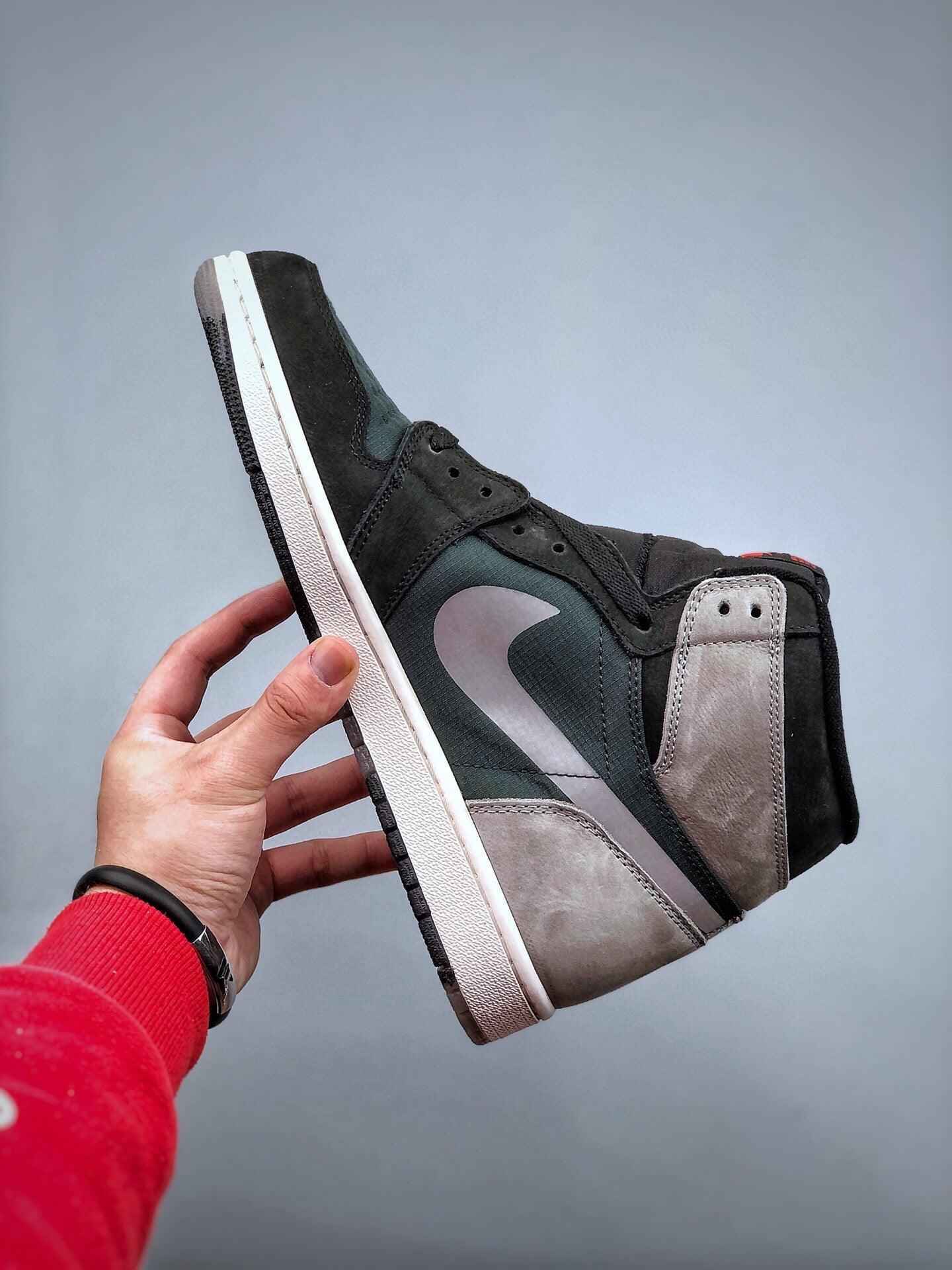 Custom Air Jordan 1 DB2889-001