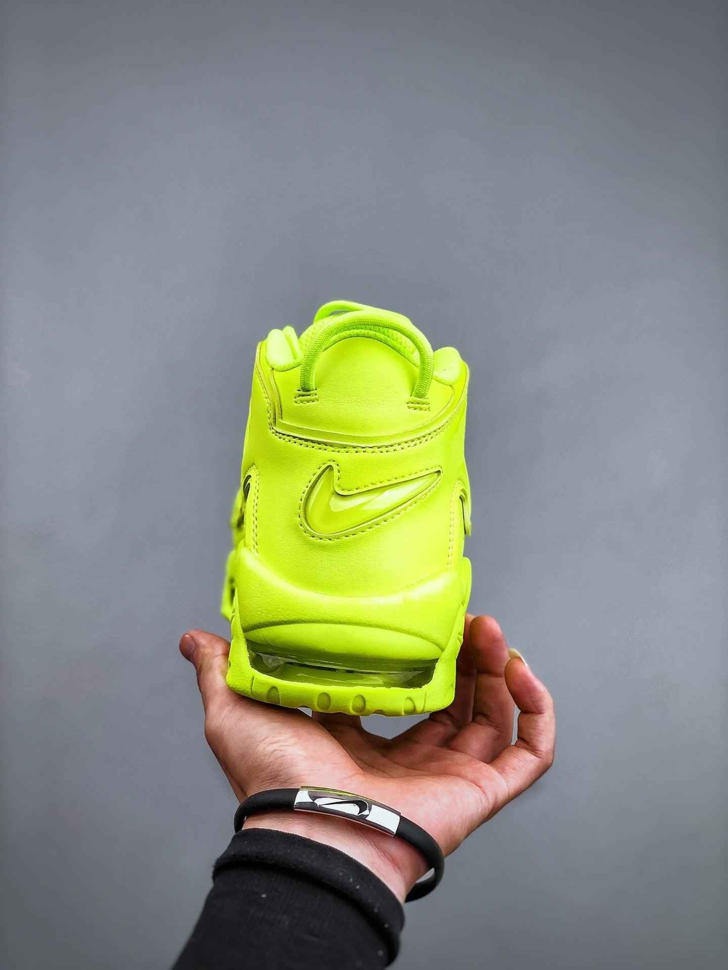 Custom Air More Uptempo DX1790-700