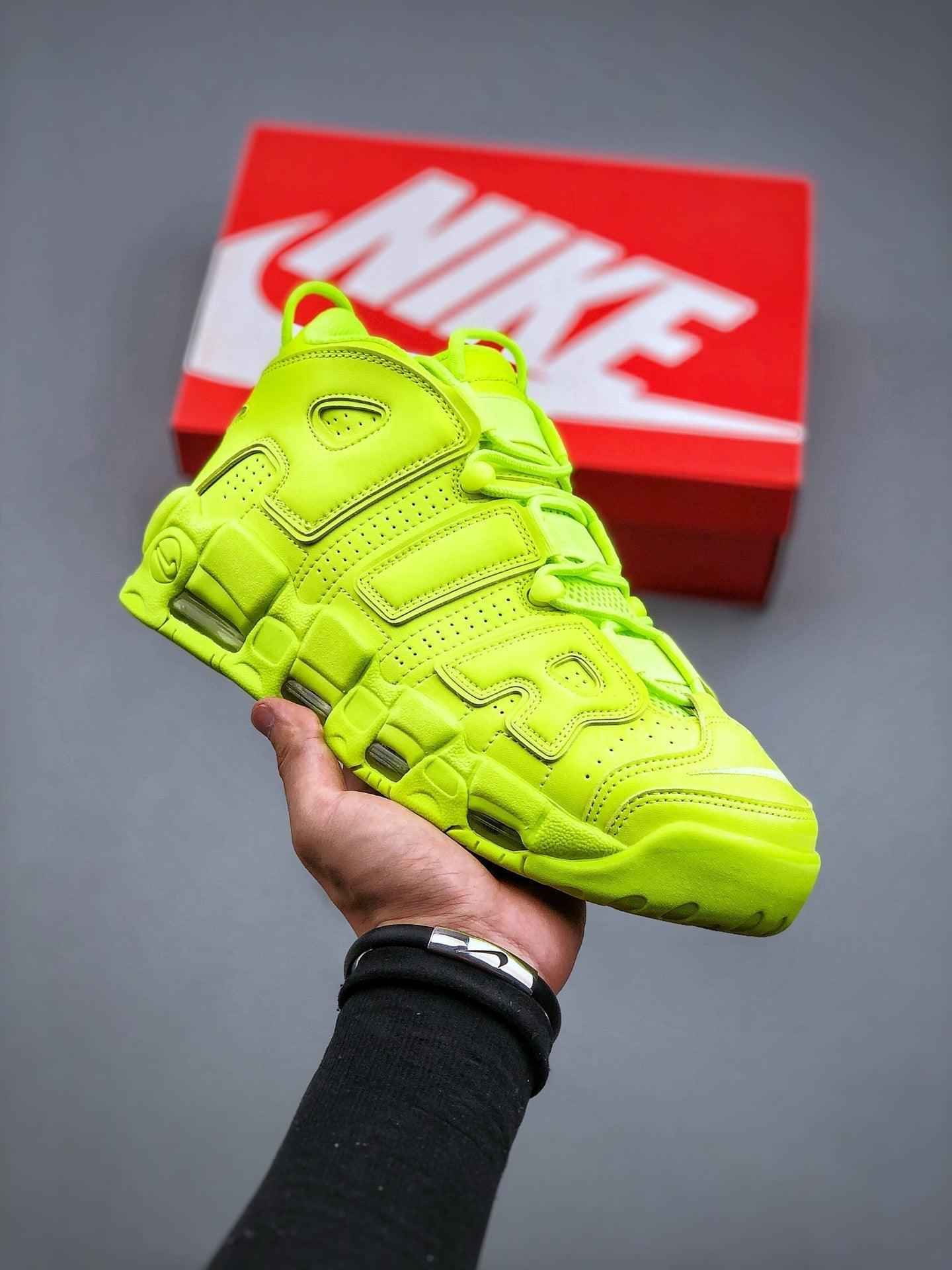 Custom Air More Uptempo DX1790-700