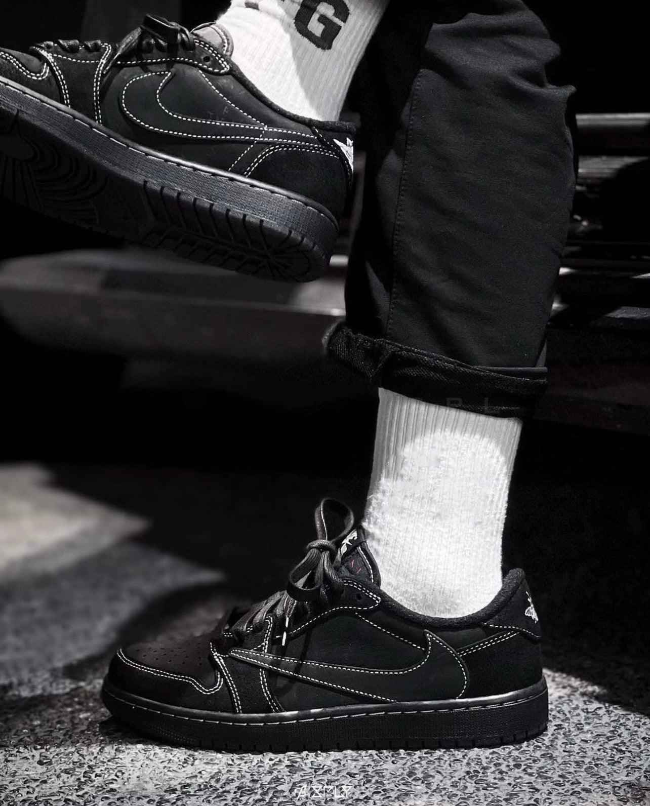 Custom Travis Scott x Fragment x Air Jordan 1 Low DM7866-001