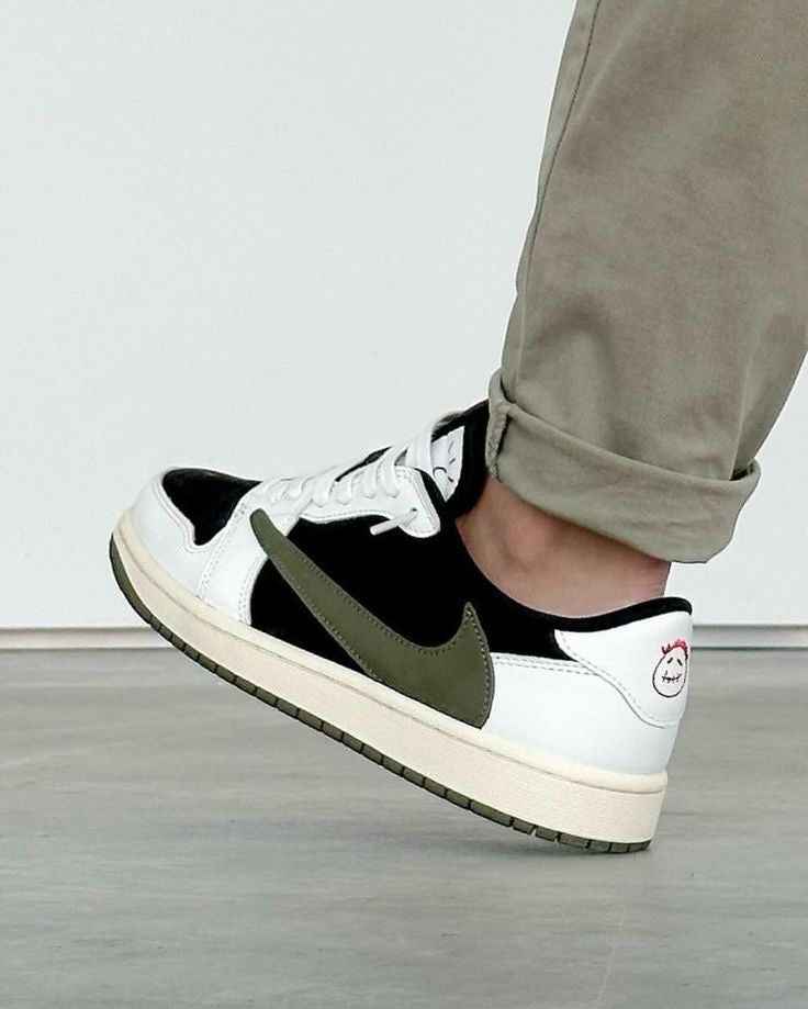 Custom Travis Scott x Fragment x Air Jordan 1 Low DZ4137 106