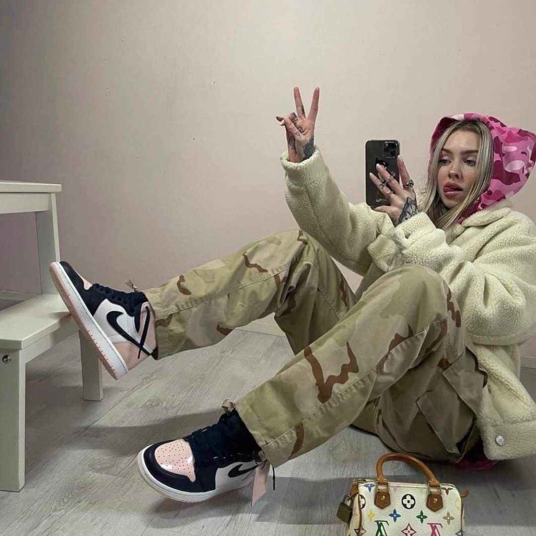 Air Jordan 1 Retro High Wmns OG SE 'Bubble Gum'
