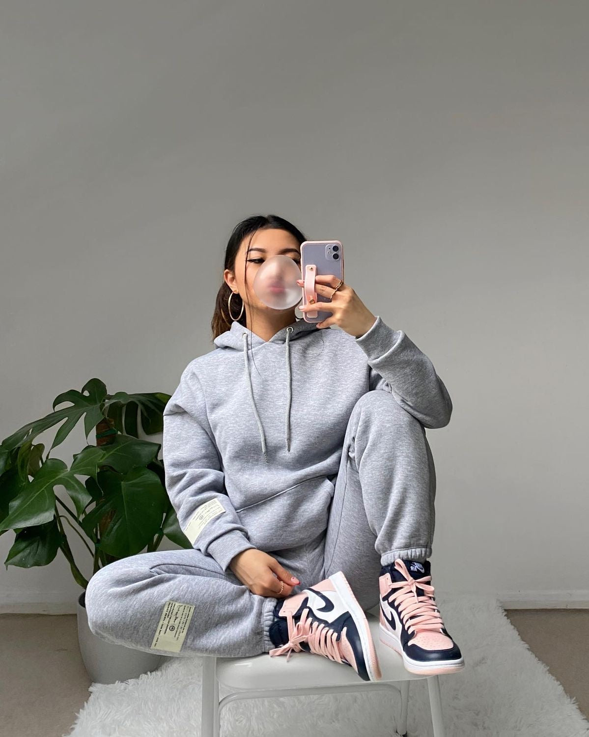 Air Jordan 1 Retro High Wmns OG SE 'Bubble Gum' - 1984